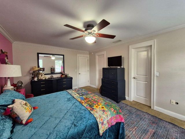 2910 W SITIOS STREET, Tampa, FL 33629