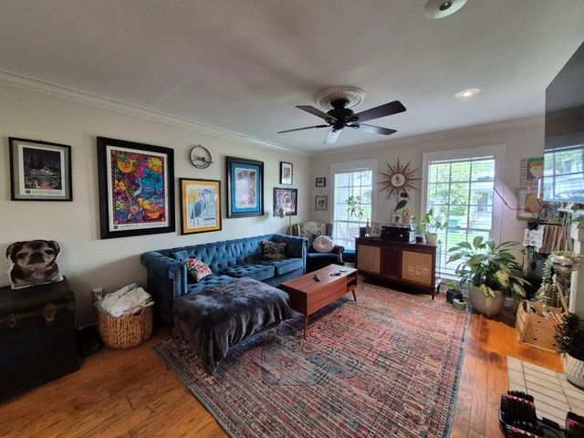 2910 W SITIOS STREET, Tampa, FL 33629