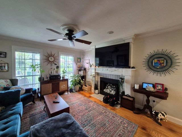 2910 W SITIOS STREET, Tampa, FL 33629