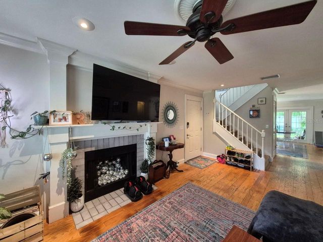 2910 W SITIOS STREET, Tampa, FL 33629