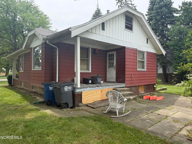 3223 E Manhattan Boulevard, Toledo, OH 43611