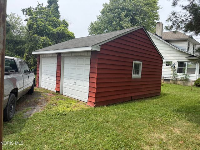 3223 E Manhattan Boulevard, Toledo, OH 43611