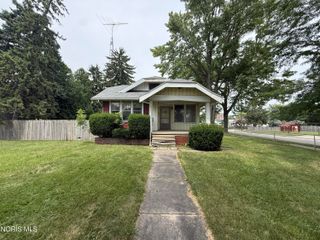 3223 E Manhattan Boulevard, Toledo, OH 43611