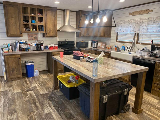 525 SEWELL BOTTOM RD, Adamsville, TN 38310