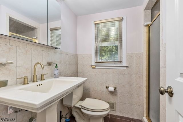 1422 Graymill Dr, Scotch Plains Twp., NJ 07076