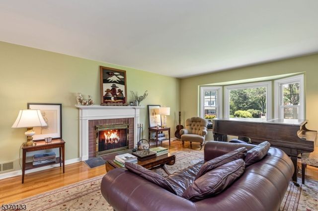1422 Graymill Dr, Scotch Plains Twp., NJ 07076