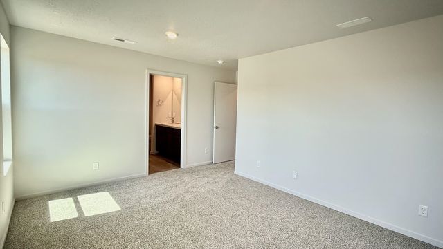 10194 W Sorenstam Rd, Cheney, WA 99004