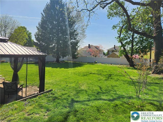 422 Belvidere Street, Nazareth Boro, PA 18064