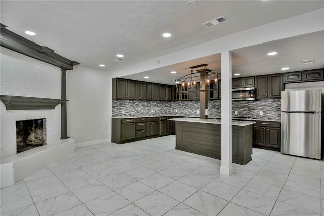 1722 Northbrook Court, Arlington, TX 76012