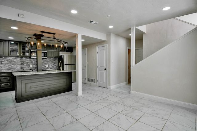 1722 Northbrook Court, Arlington, TX 76012