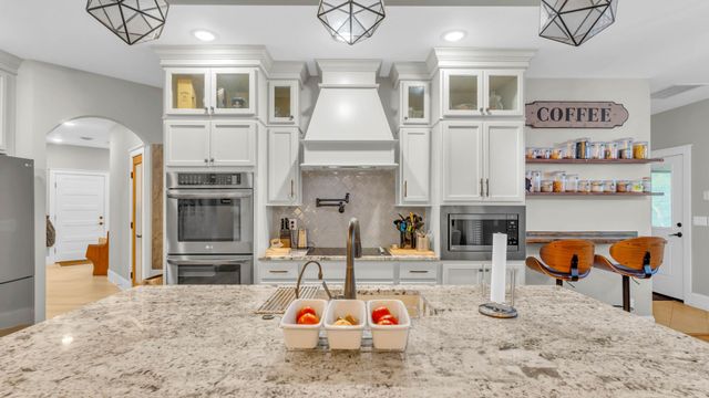 7020 Clarissa Drive, Ooltewah, TN 37363