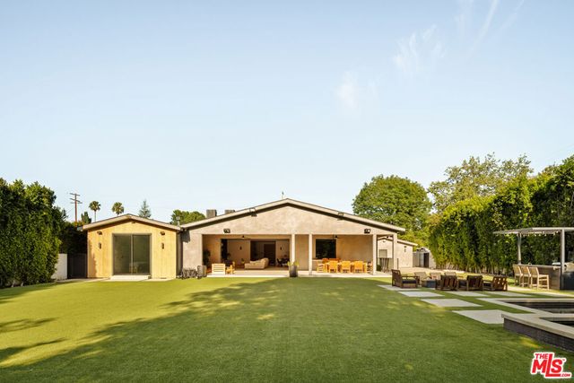 5813 Lubao Avenue, Woodland Hills, CA 91367