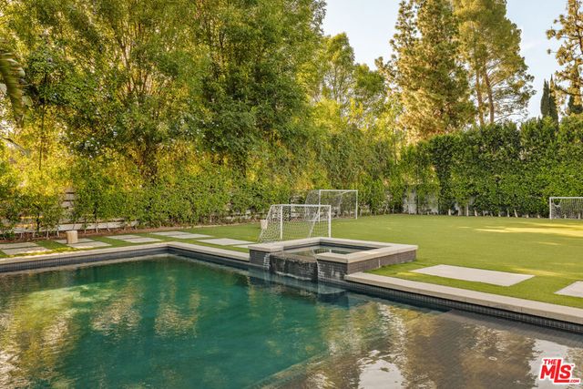5813 Lubao Avenue, Woodland Hills, CA 91367