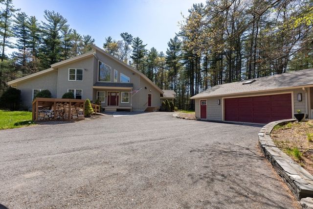 8 Dunham Rd, Freetown, MA 02702