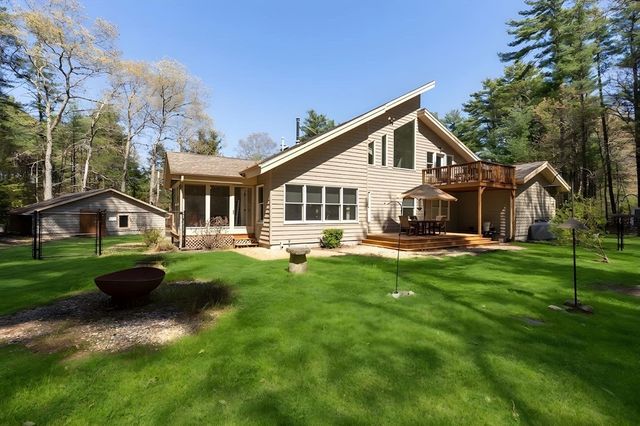 8 Dunham Rd, Freetown, MA 02702