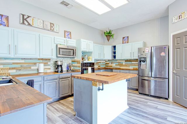 14014 SHIRE OAK ST, San Antonio, TX 78247