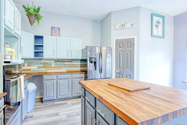 14014 SHIRE OAK ST, San Antonio, TX 78247