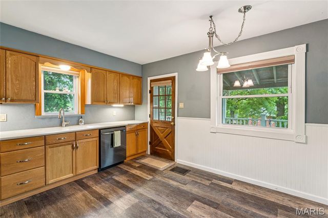4030 Jane Avenue, St Ann, MO 63074