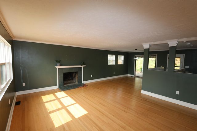 121 Honeysuckle Lane, Huntington, WV 25701