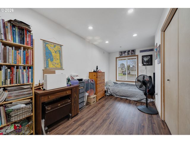 4204 DOGWOOD Ave, Tillamook, OR 97141