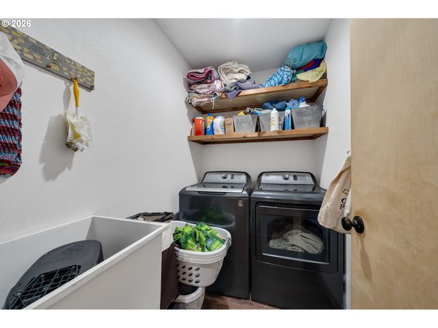 4204 DOGWOOD Ave, Tillamook, OR 97141