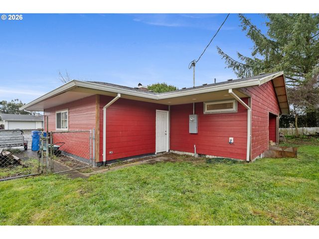 4204 DOGWOOD Ave, Tillamook, OR 97141