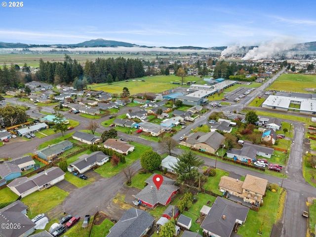 4204 DOGWOOD Ave, Tillamook, OR 97141