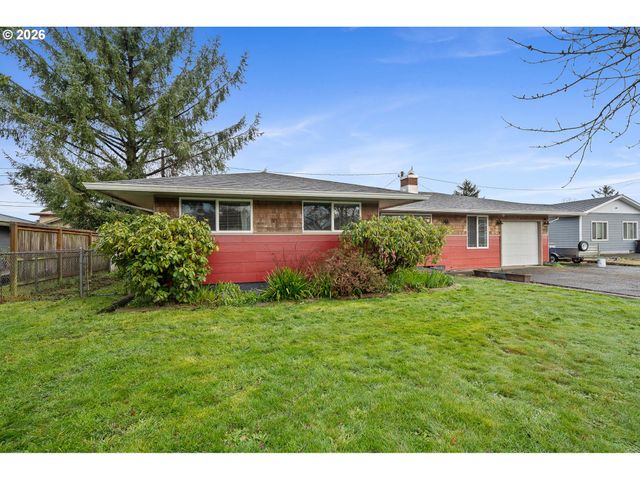 4204 DOGWOOD Ave, Tillamook, OR 97141