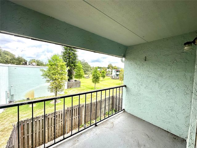 2830 SOMERSET PARK DRIVE 201, Tampa, FL 33613