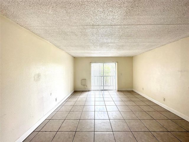 2830 SOMERSET PARK DRIVE 201, Tampa, FL 33613