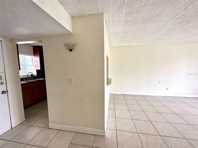 2830 SOMERSET PARK DRIVE 201, Tampa, FL 33613