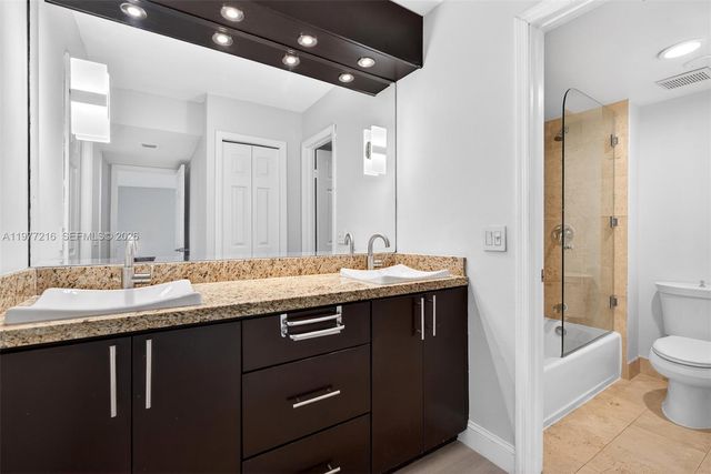 16541 Blatt Blvd 205, Weston, FL 33326