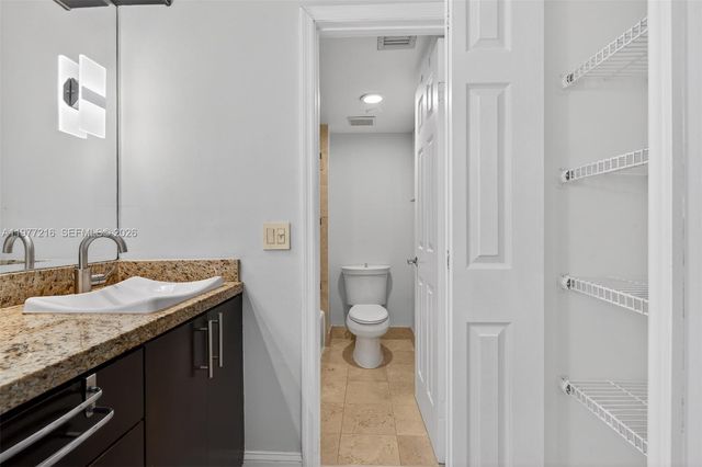 16541 Blatt Blvd 205, Weston, FL 33326