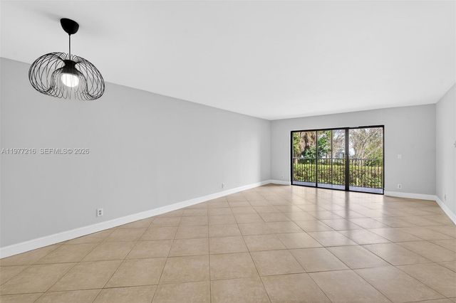 16541 Blatt Blvd 205, Weston, FL 33326