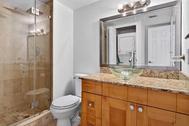 16541 Blatt Blvd 205, Weston, FL 33326