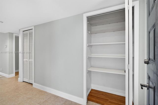 16541 Blatt Blvd 205, Weston, FL 33326