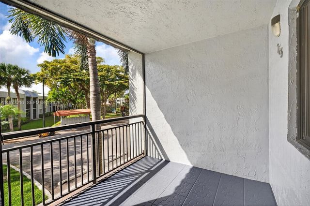 16541 Blatt Blvd 205, Weston, FL 33326