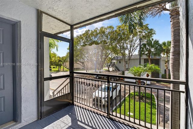 16541 Blatt Blvd 205, Weston, FL 33326