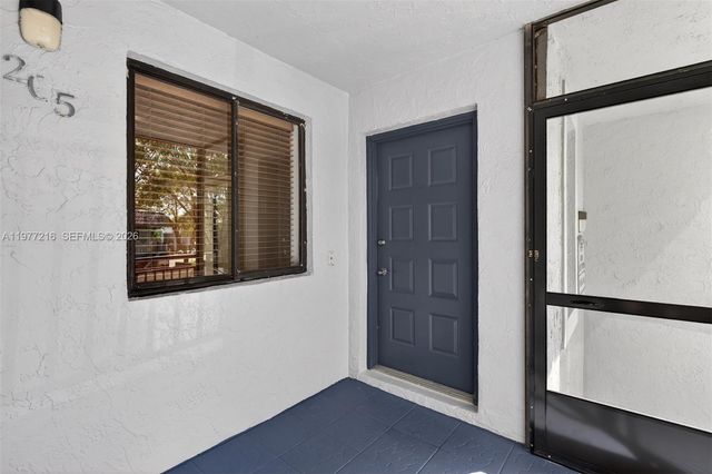 16541 Blatt Blvd 205, Weston, FL 33326