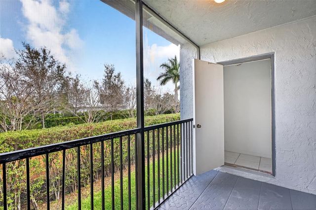 16541 Blatt Blvd 205, Weston, FL 33326