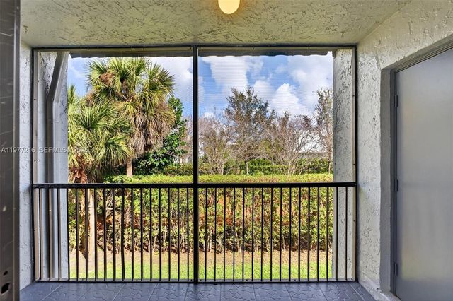 16541 Blatt Blvd 205, Weston, FL 33326