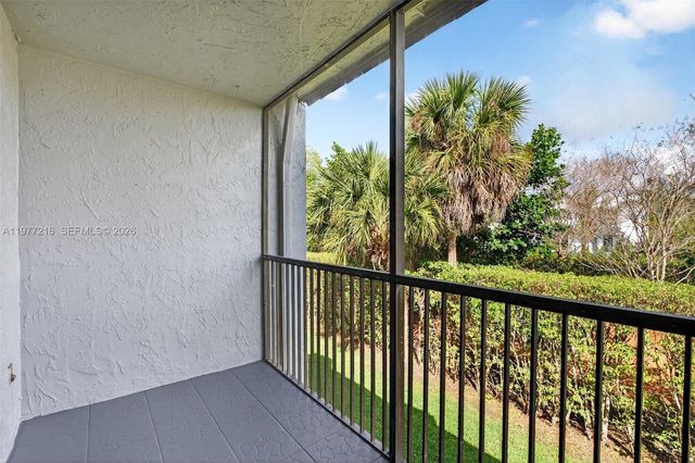 16541 Blatt Blvd 205, Weston, FL 33326