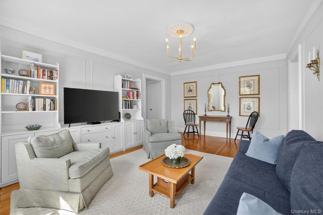 412 Munro Avenue 4F, Mamaroneck, NY 10543