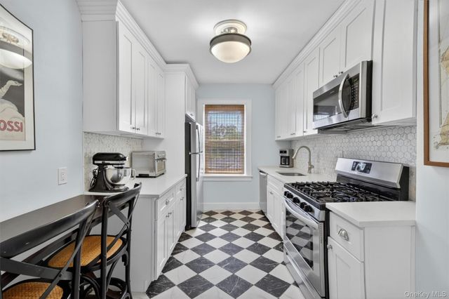 412 Munro Avenue 4F, Mamaroneck, NY 10543