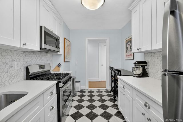 412 Munro Avenue 4F, Mamaroneck, NY 10543