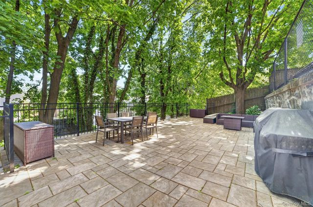 412 Munro Avenue 4F, Mamaroneck, NY 10543