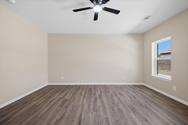 2222 Water Crest Lane, Glenn Heights, TX 75154