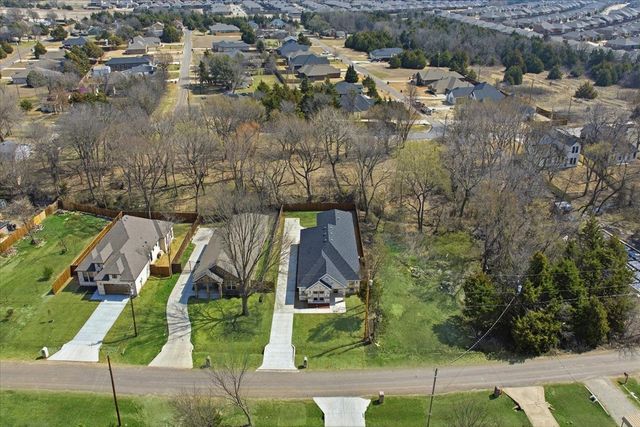 2222 Water Crest Lane, Glenn Heights, TX 75154