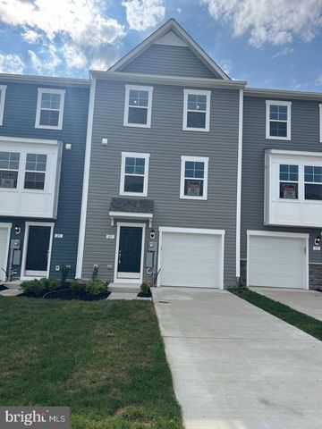 124 TUXFORD RD, Falling Waters, WV 25419
