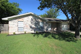 711 Briggs Street, Cedar Hill, TX 75104